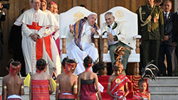 Le Pape François accueilli au Timor oriental.   (VATICAN MEDIA Divisione Foto)